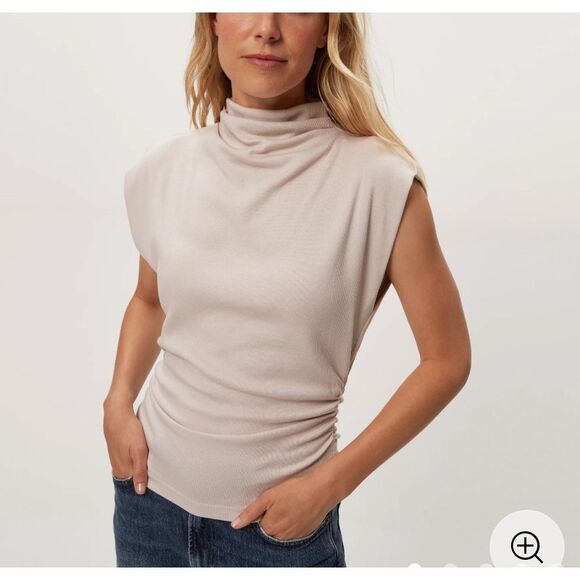 EUC Michael Stars Taupe Amara Power Shoulder Tee - Med - Picture 1 of 7